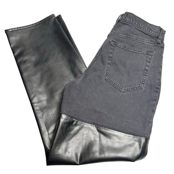 A&F | Women | The 90s Straight Ultra High Rise Faux Leather Trim Jeans | Size 29 - Picture 10 of 13